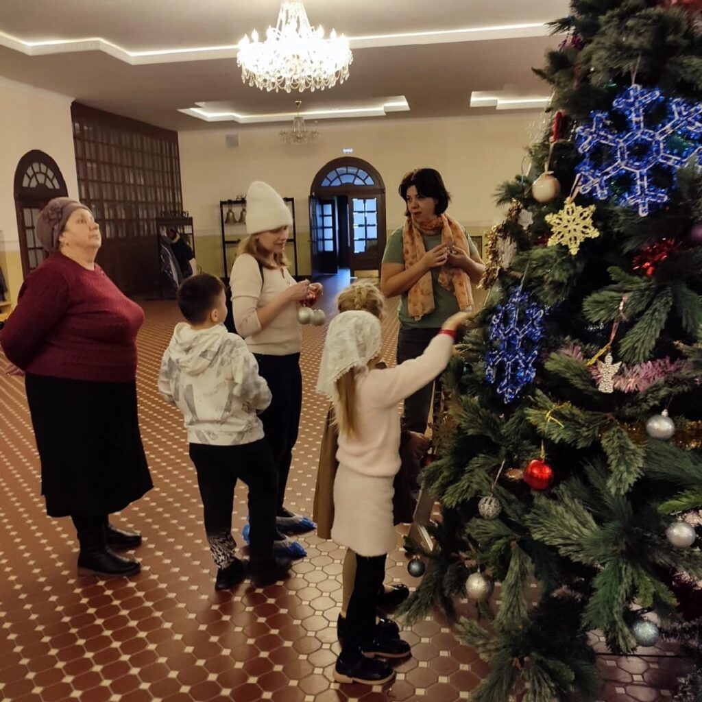 Появились фото с рождественских богослужений в рязанских храмах Появились фото с рождественских богослужений в рязанских храмах Рязанцы делятся фотографиями празднования Рождества Христова.