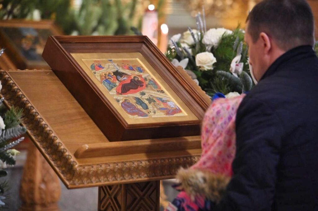 Появились фото с рождественских богослужений в рязанских храмах Появились фото с рождественских богослужений в рязанских храмах Рязанцы делятся фотографиями празднования Рождества Христова.