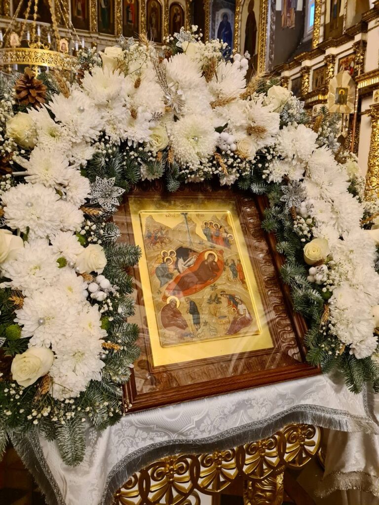 Появились фото с рождественских богослужений в рязанских храмах Появились фото с рождественских богослужений в рязанских храмах Рязанцы делятся фотографиями празднования Рождества Христова.