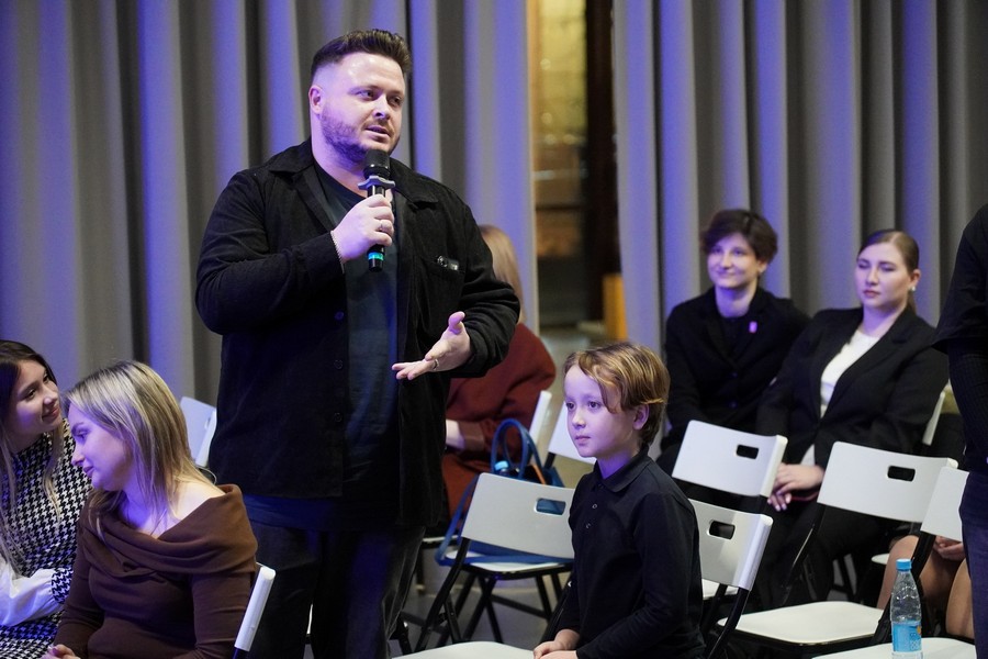 «Потому что мы — семья». Кинооткровения детей и их родителей представили на показе в Туле «Потому что мы — семья». Кинооткровения детей и их родителей представили на показе в Туле На показе тульских кинооткровений побывали рязанские журналисты 20 января.