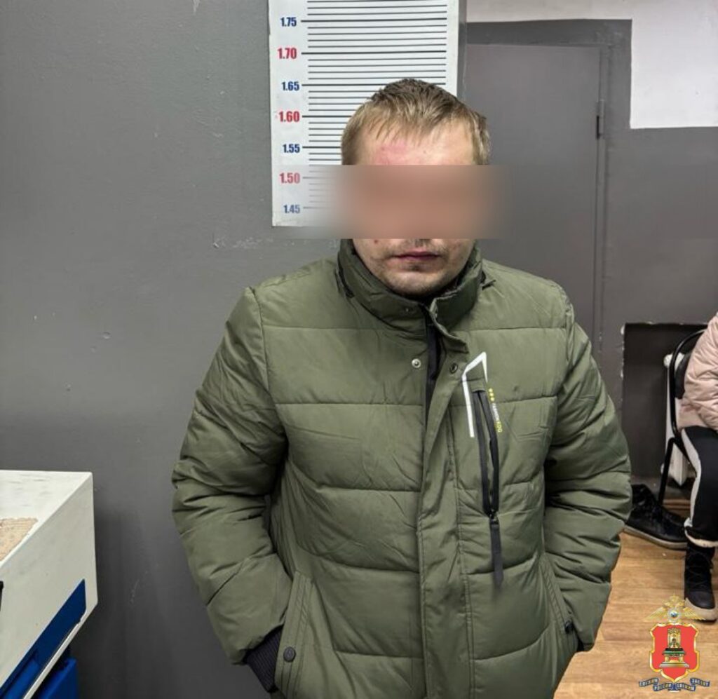 Многодневный алкомарафон закончился мучительной смертью женщины в Твери Многодневный алкомарафон закончился мучительной смертью женщины в Твери Этот случай — трагический пример того, как злоупотребление алкоголем и неконтролируемая агрессия могут привести к необратимым последствиям.