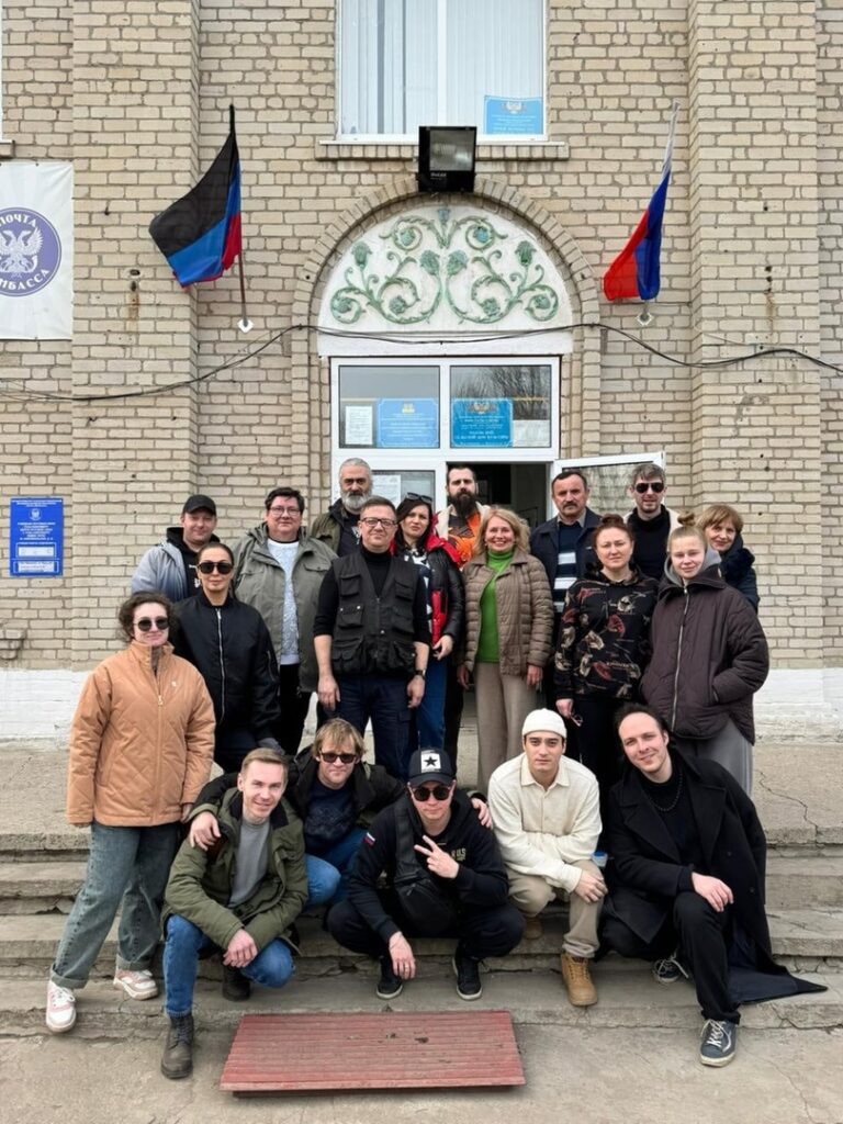 Рязанский ТЮЗ вернулся с гастролей по новым регионам Спектакли «Тринадцатая звезда» и «Золотая рыбка» посмотрели почти 1700 зрителей.