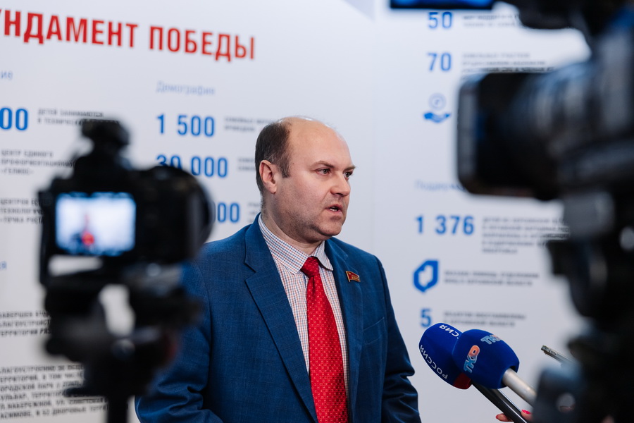 Представители фракций Рязанской областной Думы прокомментировали отчёт главы региона о результатах 2024 года Председатель областной Думы Аркадий Фомин отметил, что губернатор рассказал не только о результатах, которые были достигнуты в разных сферах, но и дальнейших планах