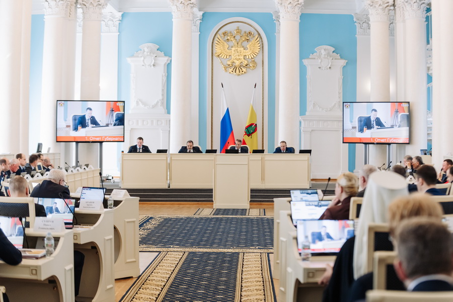Представители фракций Рязанской областной Думы прокомментировали отчёт главы региона о результатах 2024 года Председатель областной Думы Аркадий Фомин отметил, что губернатор рассказал не только о результатах, которые были достигнуты в разных сферах, но и дальнейших планах