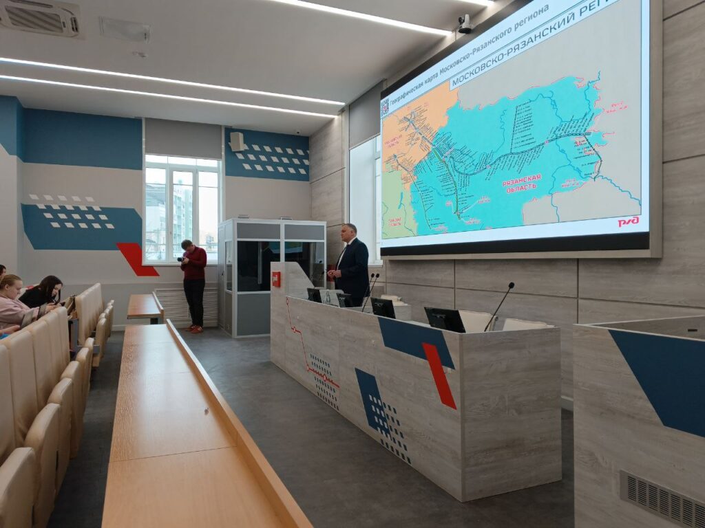 Железнодорожники рассказали студентам Российского университета транспорта о современных технологиях на производстве Железнодорожники рассказали студентам Российского университета транспорта о современных технологиях на производстве На МЖД произошло масштабное обновление парка тягового подвижного состава. Новые локомотивы произведены на отечественных предприятиях.