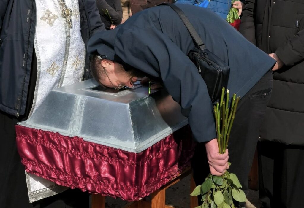 В Михайловском районе простились с Игорем Безгиным, погибшим на СВО Погиб 4 марта 2025 года при выполнении боевых задач по освобождению одного из населённых пунктов Харьковской области. Ему было 33 года.