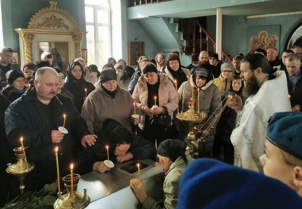 В Михайловском районе простились с Игорем Безгиным, погибшим на СВО Погиб 4 марта 2025 года при выполнении боевых задач по освобождению одного из населённых пунктов Харьковской области. Ему было 33 года.