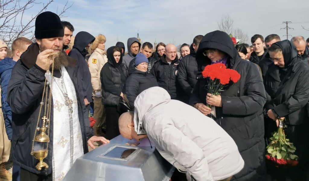 В Михайловском районе простились с Игорем Безгиным, погибшим на СВО Погиб 4 марта 2025 года при выполнении боевых задач по освобождению одного из населённых пунктов Харьковской области. Ему было 33 года.