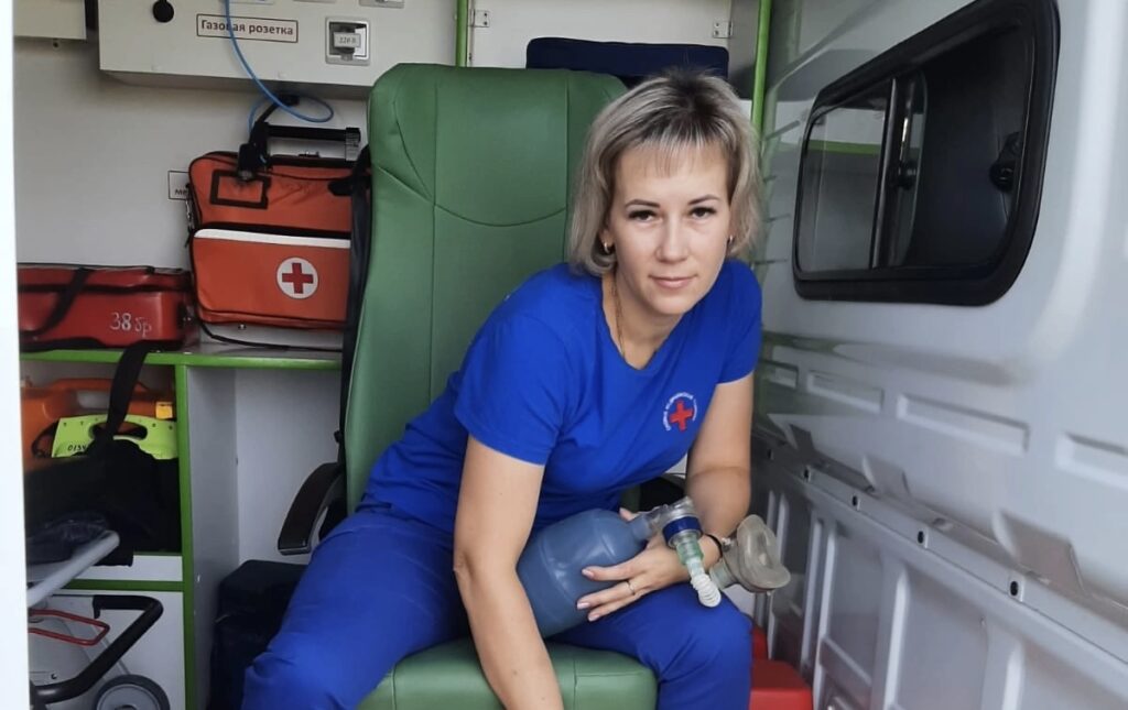 Врачи скорой помощи спасли рязанку от диабетической комы Однажды вечером Елена почувствовала сильную слабость и жажду, ей стало сложно сосредоточиться. Наблюдались провалы в сознании, дрожь в руках. 