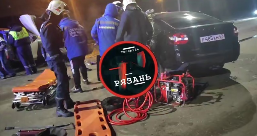 На Ряжском шоссе серьезное ДТП, среди пострадавших дети На Ряжском шоссе серьезное ДТП, среди пострадавших дети По информации очевидцев, в обеих машинах зажаты люди, среди пострадавших есть дети.
