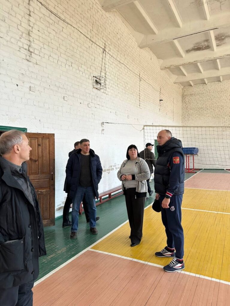 Артём Бранов посетил подшефные Мариуполь и Херсонскую область Артём Бранов посетил подшефные Мариуполь и Херсонскую область В Мариуполе рязанские подрядчики завершили работы по капитальному ремонту 28 многоквартирных домов. Заменили повреждённые конструктивы, коммуникации, провели ремонт крыши, заменили оконные и дверные блоки, отремонтировали фасады зданий.