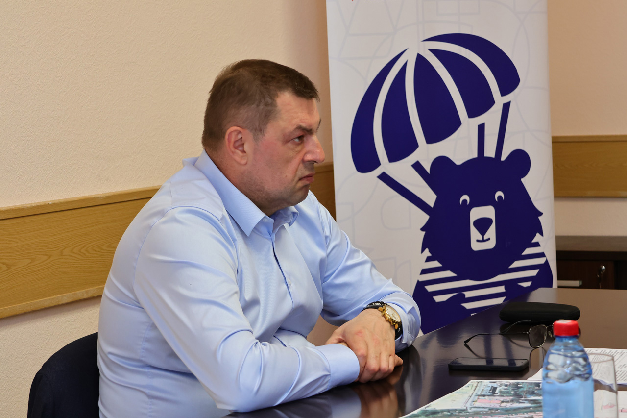 Отец участника СВО получит квартиру после расселения дома Отец участника СВО получит квартиру после расселения дома После прошлого личного приёма заявителю было предложено несколько квартир, одна из которых подошла по всем параметрам.