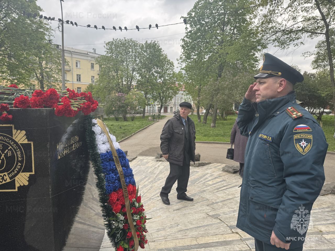 Рязанцы вспомнили катастрофу на Чернобыльской АЭС Рязанцы вспомнили катастрофу на Чернобыльской АЭС Сегодня, 26 апреля, исполнилось 39 лет со дня Чернобыльской катастрофы. Рязанцы возложили цветы к памятному знаку участникам ликвидаций радиационных и техногенных катастроф.