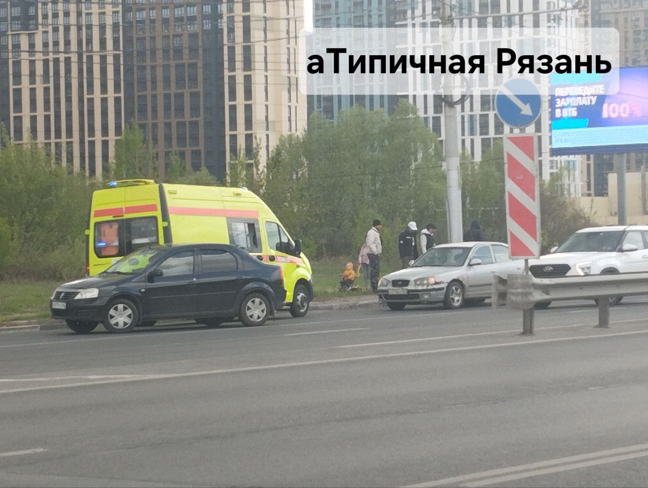В Рязани сбили курьера около ТЦ «Барс» В Рязани сбили курьера около ТЦ «Барс» На месте работает реанимация и сотрудники госавтоинспекции.