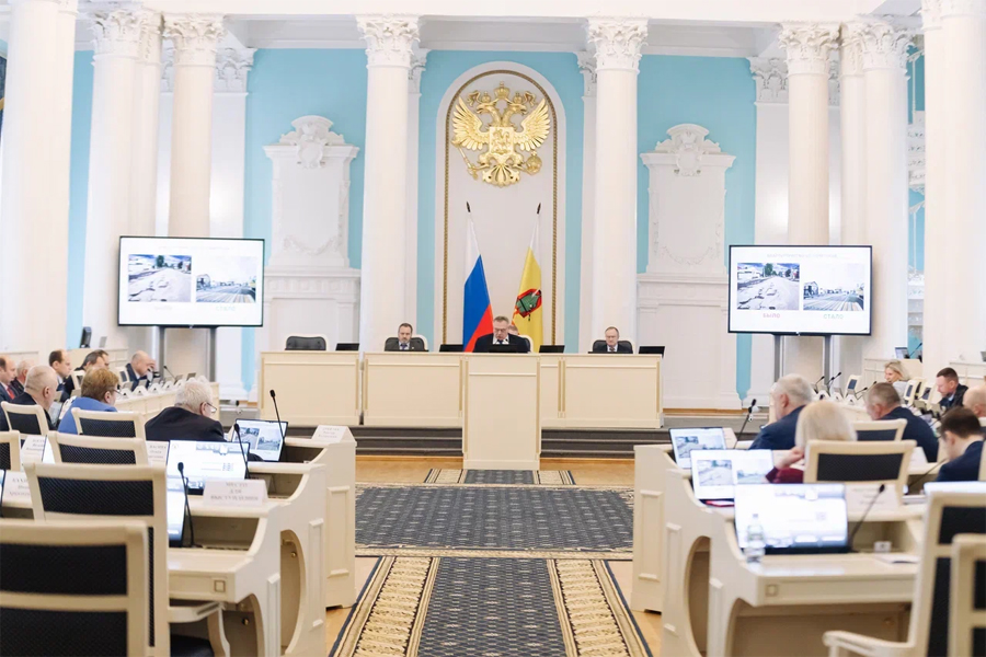 Иван Бахилов рассказал депутатам регионального парламента о благоустройстве и развитии туристического потенциала Касимовского округа Иван Бахилов сосредоточился на самых важных направлениях развития каждой сферы, подчеркнув значимость командной работы администрации округа.