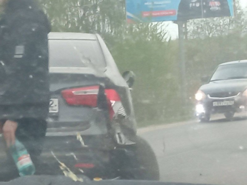 На автодороге Рязань — Пронск произошло ДТП Столкнулись две машины на въезде в Рязань, недалеко от поста ДПС. Один из автомобилей вынесло на обочину. 