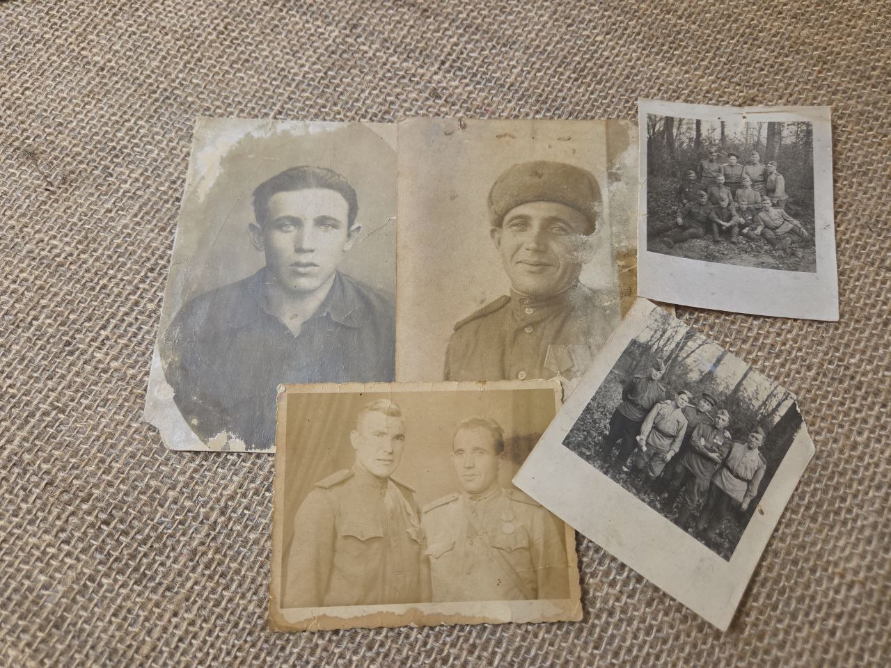 Медали, фотографии и военные документы: как в семье рязанской студентки хранят память о герое-фронтовике Время неумолимо движется вперёд, но есть события, которые навсегда остаются в памяти народа.