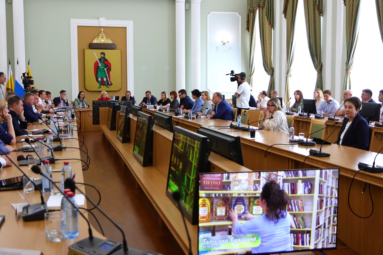 В Рязани введут ограничения на использование электросамокатов В Рязани введут ограничения на использование электросамокатов Правилами устанавливается запрет на размещение электросамокатов на отдельных объектах дорожной инфраструктуры, зеленых зонах, вблизи памятников и административных зданий.