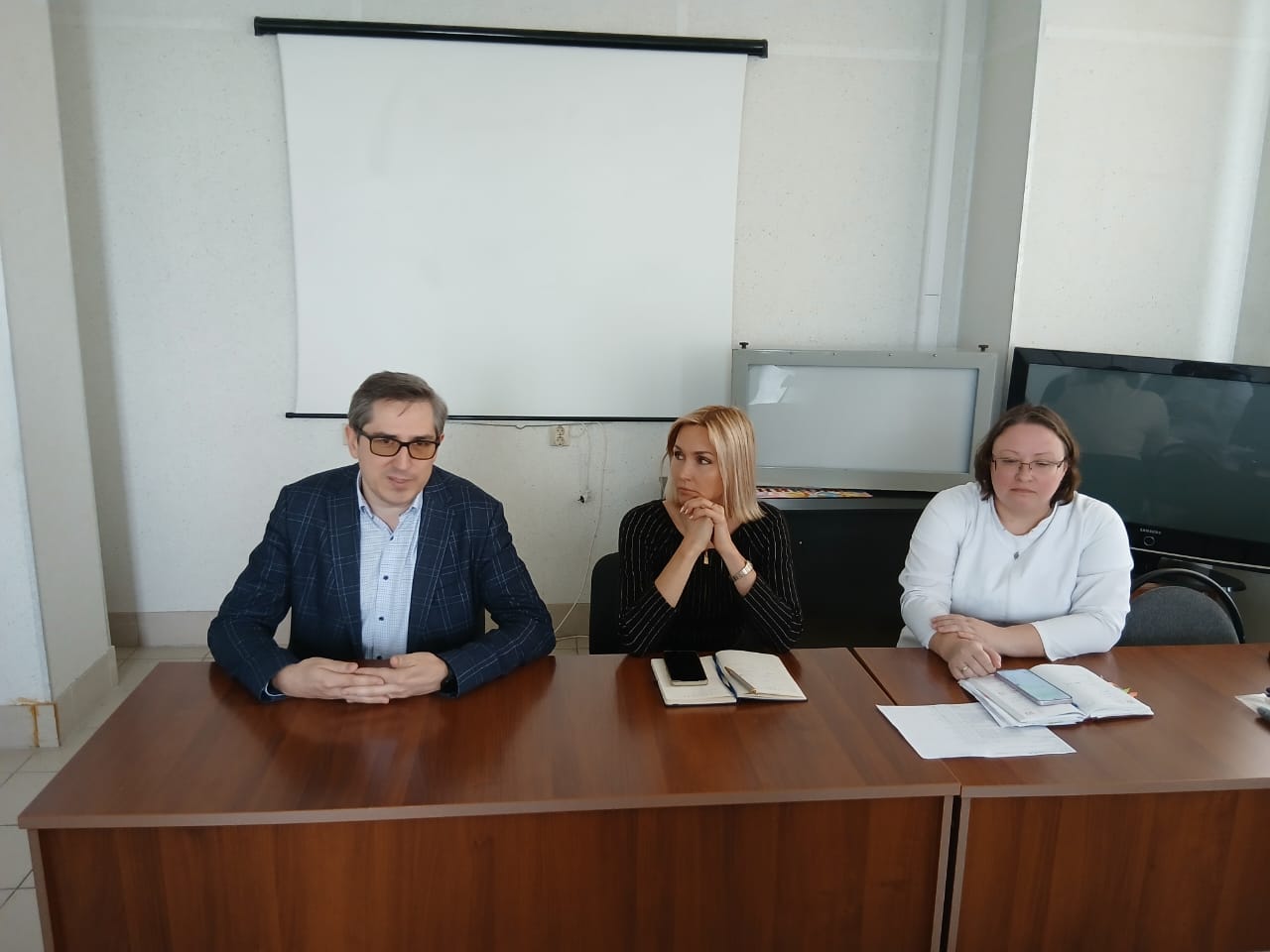 В Рязанском кардиодиспансере обсудили профилактику как основу здравоохранения В Рязанском кардиодиспансере обсудили профилактику как основу здравоохранения Речь шла о стратегии ведения пациентов, переходе на современный формат работы терапевтов за счет внедрения информационных технологий и, как следствие, снижения излишней нагрузки на врачей, а также об особенностях диспансерного наблюдения.