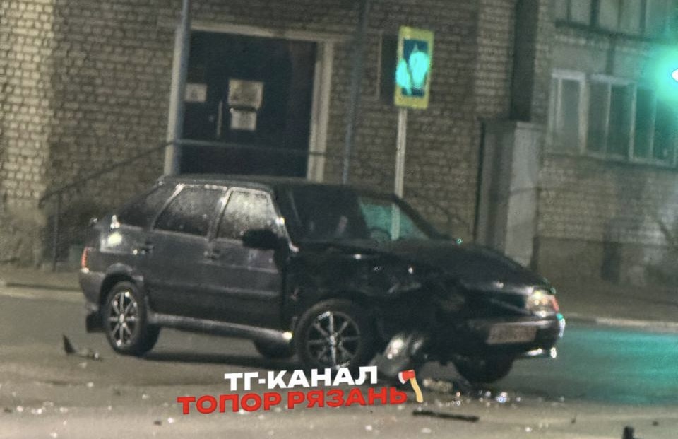 Ночью в Рязани произошло серьезное ДТП, в машине находился ребенок Ночью в Рязани произошло серьезное ДТП, в машине находился ребенок На место происшествия выезжали сотрудники ГАИ и скорой помощи. О состоянии людей не сообщается.