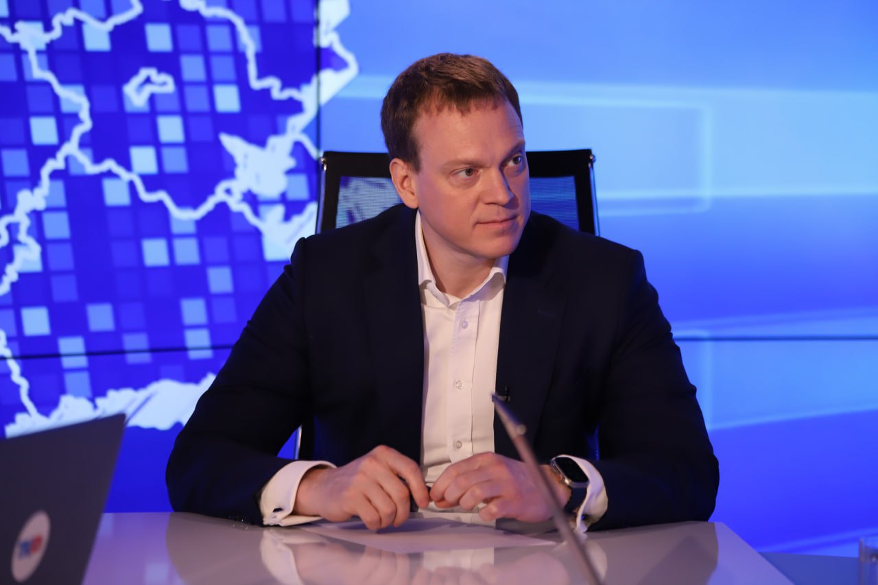 Павел Малков: В диалоге с бизнесом собираем все вопросы и предлагаем новые решения Павел Малков: В диалоге с бизнесом собираем все вопросы и предлагаем новые решения Глава региона ответил на вопросы, касающиеся первоочередных задач и результатов работы Комиссии Госсовета РФ по направлению «Эффективная и конкурентная экономика», которую он возглавляет.