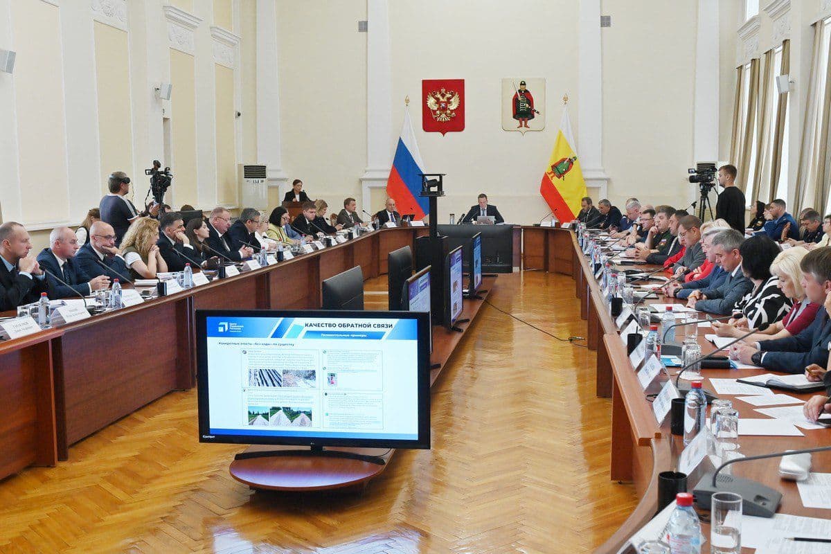 На территории Кузьмина оврага в Рязани появится зеленая зона На территории Кузьмина оврага в Рязани появится зеленая зона Работы по ликвидации свалки рассчитаны до 2027 года. Планируется очистить всю территорию оврага между гаражами вдоль Северной окружной дороги. На 2026 год по муниципальной программе «Охрана окружающей среды» предусмотрено около 50 млн. рублей на проведение дальнейших работ.
