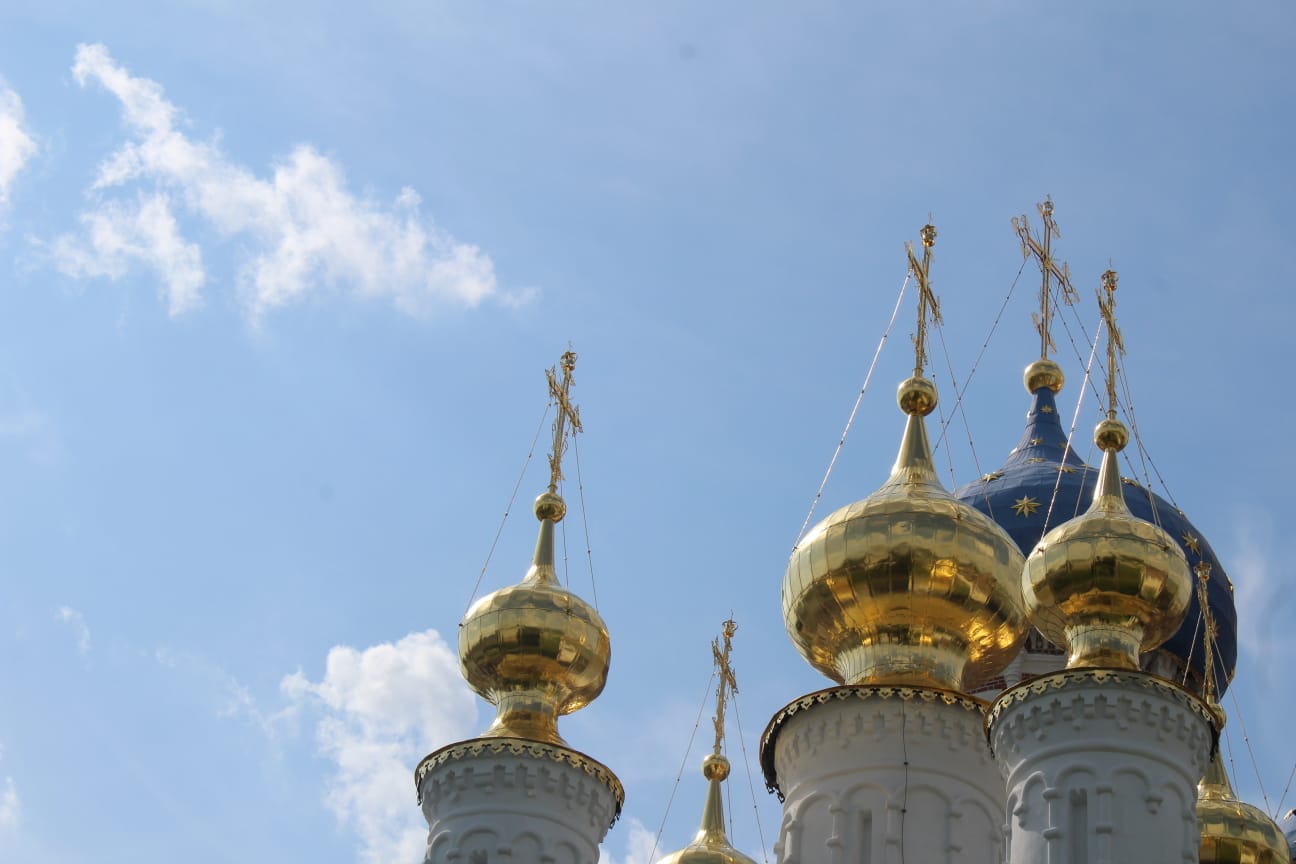 «Семья — лучшее лекарство от эгоизма»: иерей Даниил Маслов — о том, как найти и сохранить любовь в современном мире «Семья — лучшее лекарство от эгоизма»: иерей Даниил Маслов — о том, как найти и сохранить любовь в современном мире Священник ответил на вопросы об истинном смысле любви, о стремлении к семейному счастью и о том, как Церковь помогает найти свою «вторую половину».