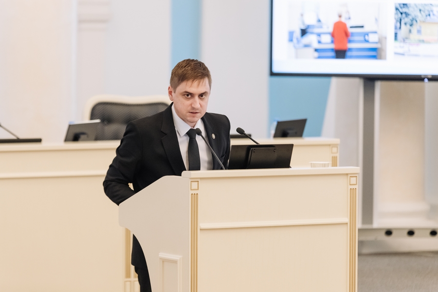 Строительство, ремонт и оснащение соцобъектов обсудили на «правительственном часе» в Рязанской областной Думе Строительство, ремонт и оснащение соцобъектов обсудили на «правительственном часе» в Рязанской областной Думе Депутаты адресовали свои вопросы руководству региональных министерств строительного комплекса, здравоохранения, образования, а также физической культуры и спорта