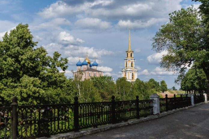 рязань кремль-min