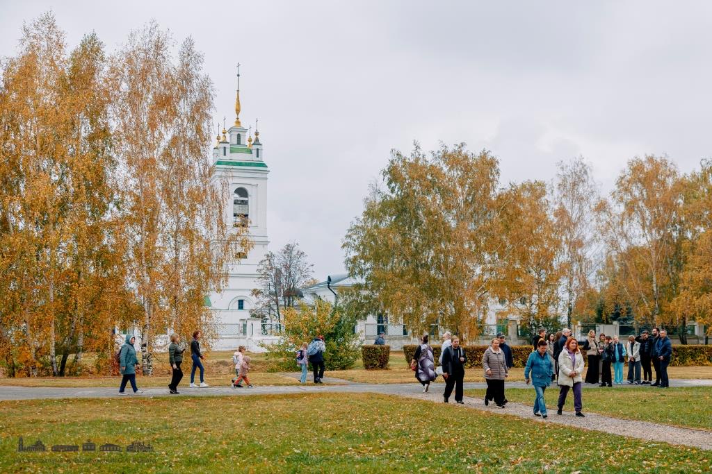 130-летие Сергея Есенина в Константинове: как добраться, афиша всероссийского праздника Редакция 7info представляет подробный гид по программе есенинского торжества, которое пройдёт 4 и 5 октября.
