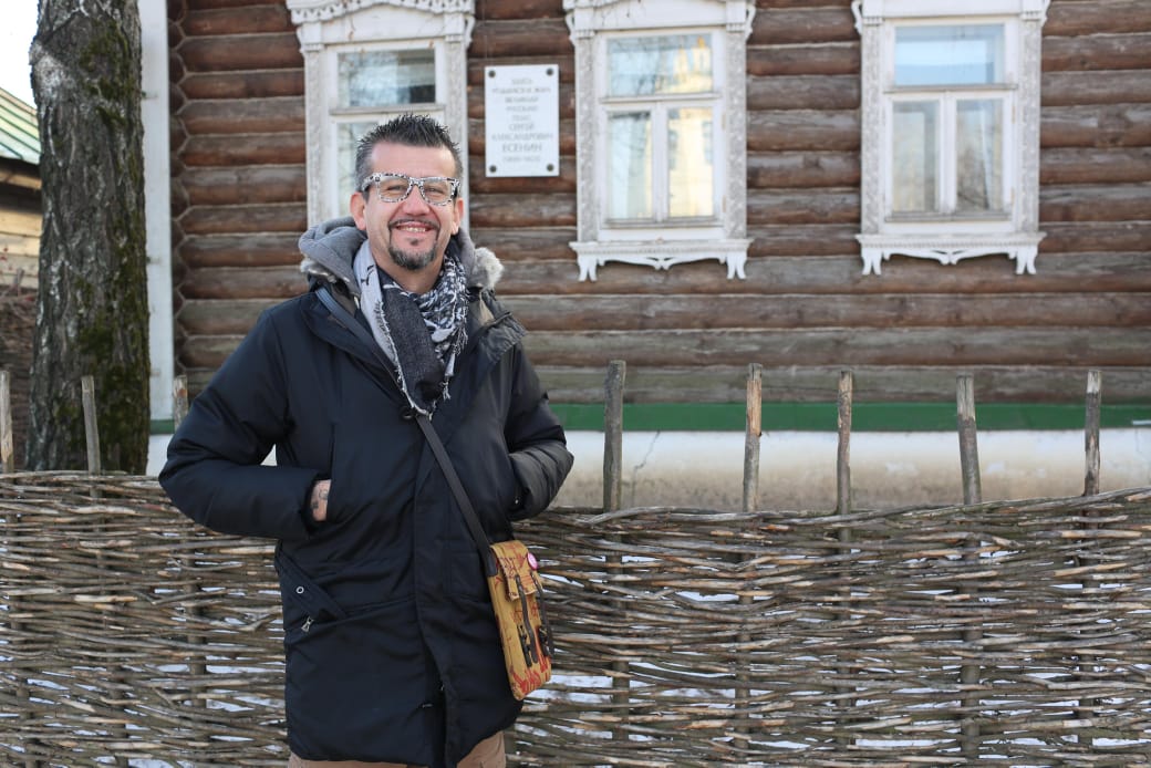 «Мы продолжаем выступать, трогая сердца тысяч людей. О чём ещё можно мечтать?» – Борис Саволделли о знакомстве с группой «Feelin's», Есенине и грядущем концерте «Мы продолжаем выступать, трогая сердца тысяч людей. О чём ещё можно мечтать?» – Борис Саволделли о знакомстве с группой «Feelin's», Есенине и грядущем концерте Интервью с Борисом Саволделли – харизматичным итальянским вокалистом и бессменным творческим спутником группы «Feelin’s».