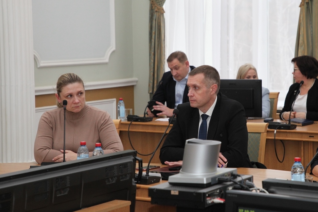 Исполняющим обязанности главы администрации Рязани назначен Дмитрий Лощинин На заседании Рязанской городской Думы депутаты приняли решение назначить временно исполняющим обязанности главы администрации города Рязани Дмитрия Лощинина