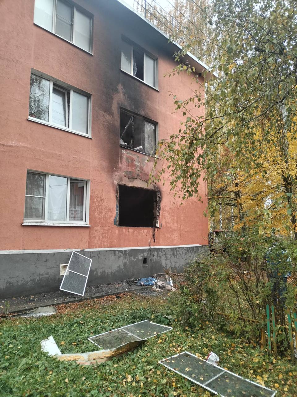 Появилось фото с места пожара после утечки газа в Старожиловском районе 