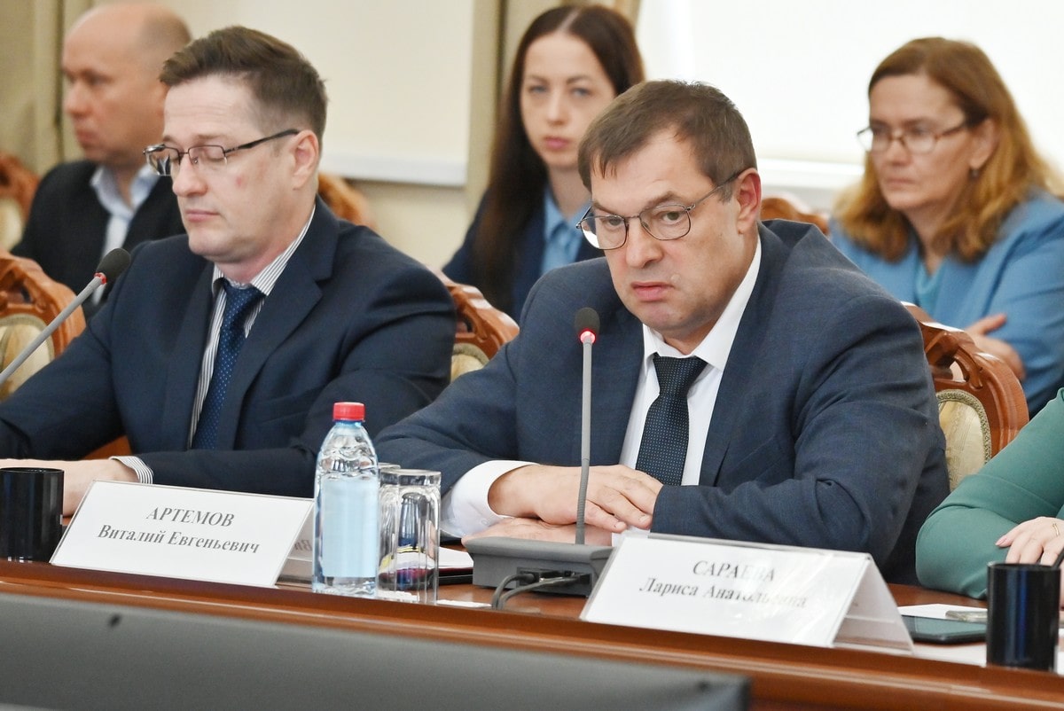 Павел Малков поручил проанализировать и отработать проблемные вопросы по старту отопительного сезона Павел Малков поручил проанализировать и отработать проблемные вопросы по старту отопительного сезона В жилфонде в настоящее время тепла нет в 39 из 2700 многоквартирных домов. В течение двух ближайших дней они будут подключены.