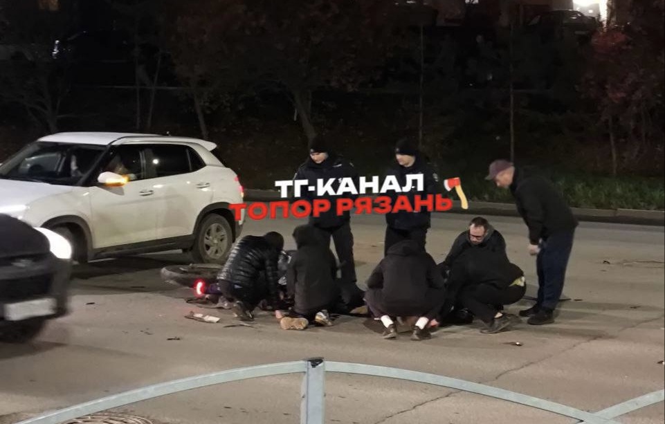 Серьезное ДТП с участием мотоциклистов произошло в Рязани Серьезное ДТП с участием мотоциклистов произошло в Рязани На улице Новоселов столкнулись автомобиль и несколько мотоциклов.