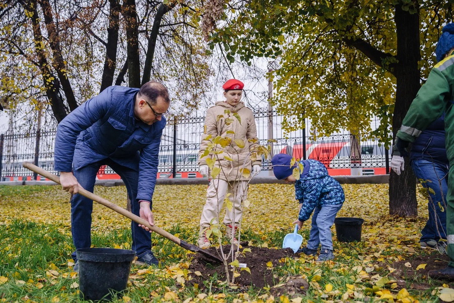 Депутаты Рязанской областной Думы приняли участие в экологической акции «Единый день озеленения» Депутаты Рязанской областной Думы приняли участие в экологической акции «Единый день озеленения» В Рязани работы прошли на более чем 200 площадках.