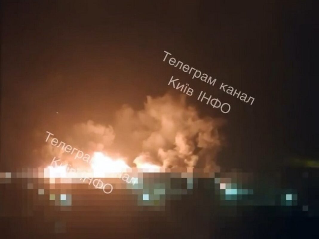 пожар в Киеве после российского удара