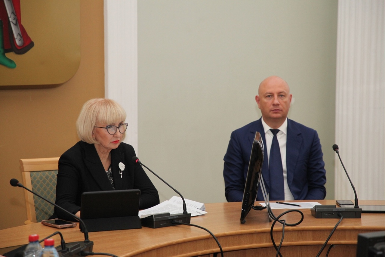 Исполняющим обязанности главы администрации Рязани назначен Дмитрий Лощинин На заседании Рязанской городской Думы депутаты приняли решение назначить временно исполняющим обязанности главы администрации города Рязани Дмитрия Лощинина